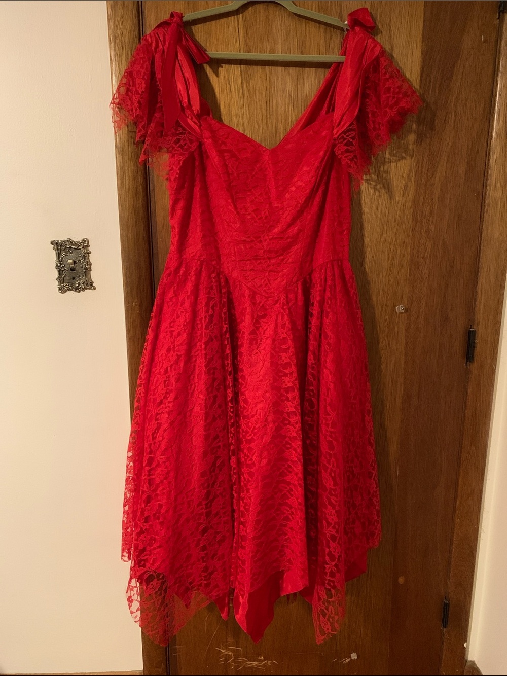 Amazing vintage 80's red lace dress